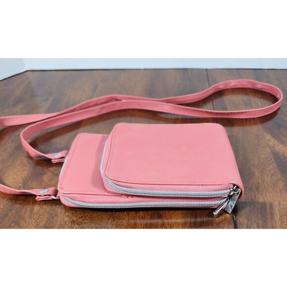 Time and Tru Eden Wallet On A String, Pink - Picture 5 of 9
